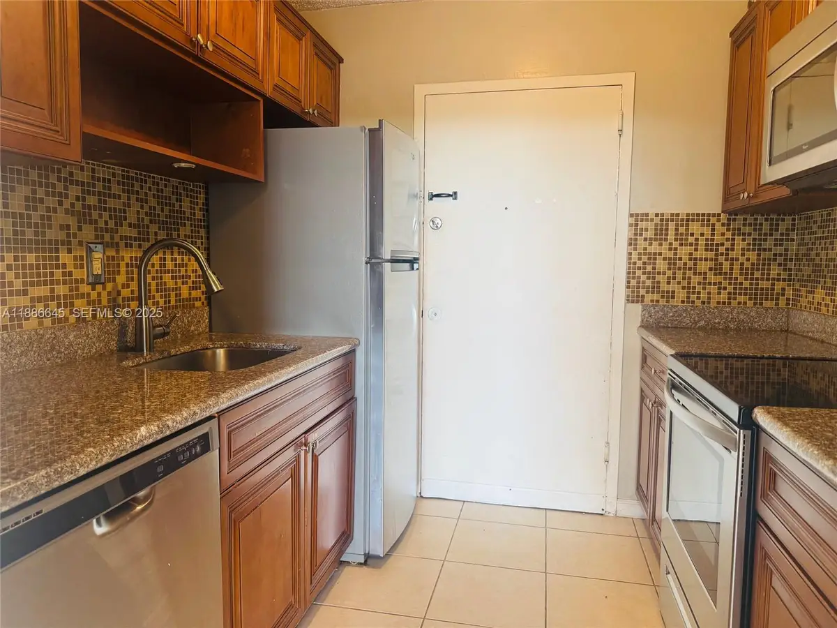 2000 NE 135th Street #403, North Miami, FL 33181 - #1
