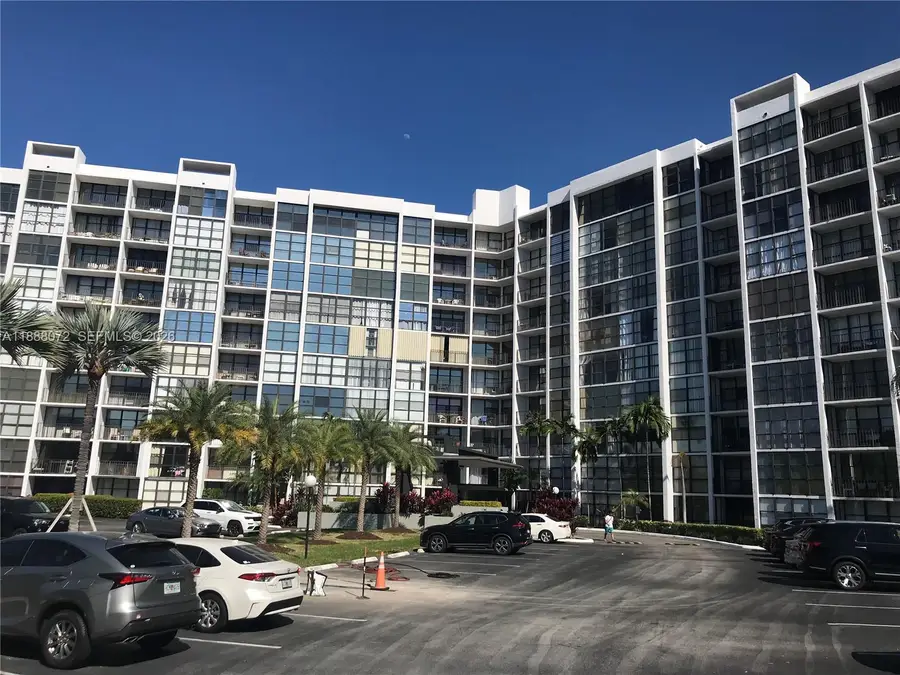 1000 Parkview Drive #627, Hallandale Beach, FL 33009 - #2
