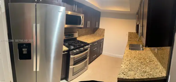 18101 NW 68th Avenue #D207, Hialeah, FL 33015