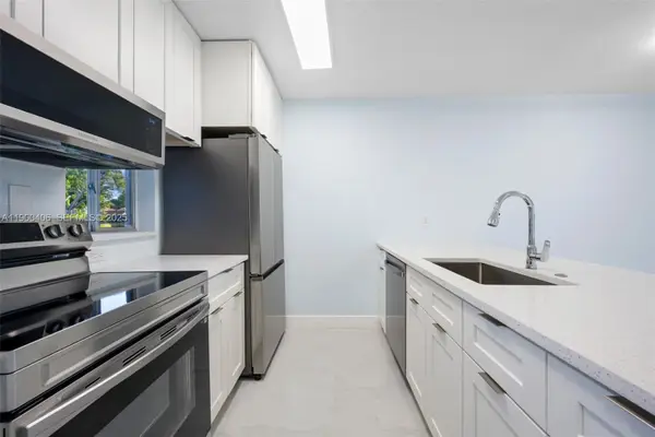 7900 NW 50th Street #104, Lauderhill, FL 33351