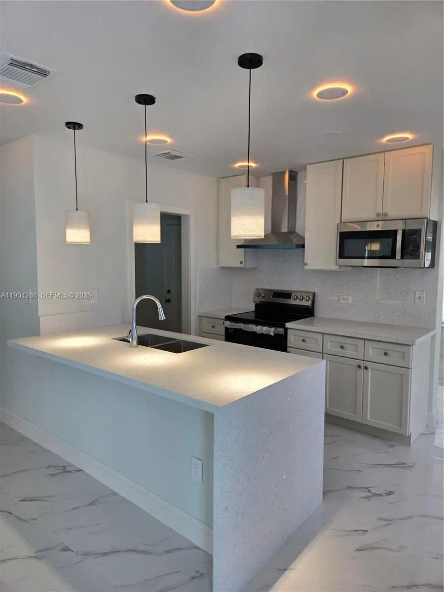 Address Withheld By Seller, Miami, FL 33179 - #2