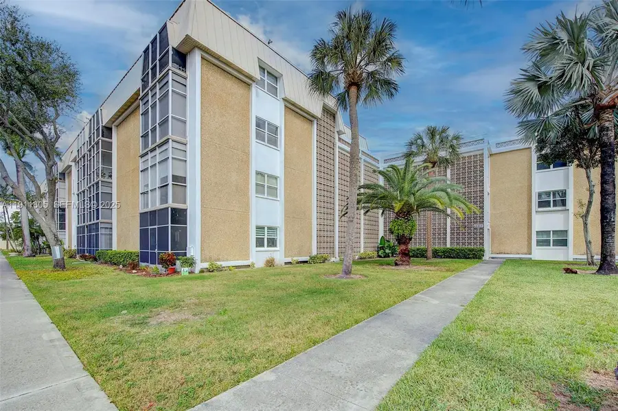 3020 NE 16th Avenue #306, Oakland Park, FL 33334 - #2