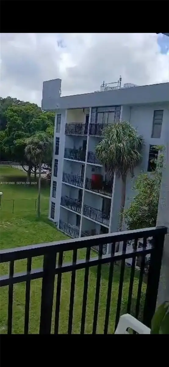 Address Withheld By Seller, Miami, FL 33161