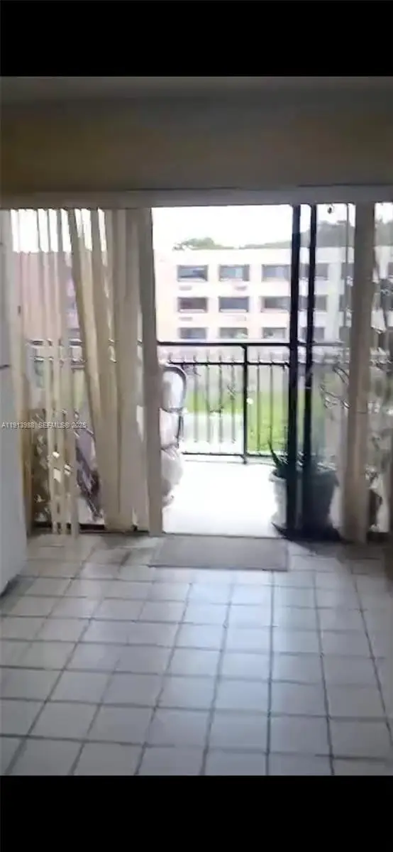 Address Withheld By Seller, Miami, FL 33161 - #2