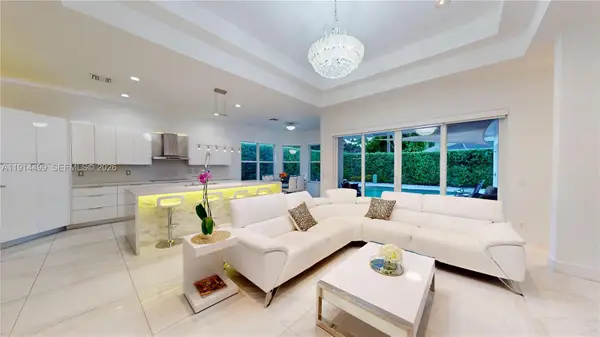 1946 Harbor View Circle, Weston, FL 33327