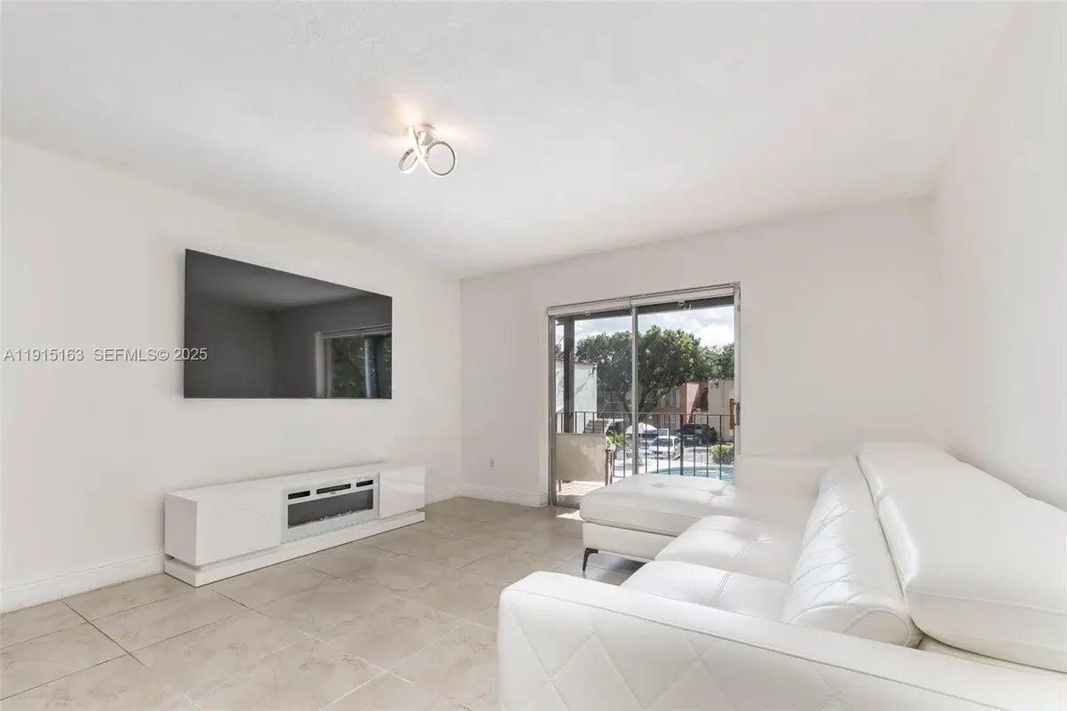 10748 N Kendall Drive #N22, Miami, FL 33176 - #1