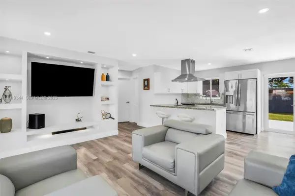 330 N 70th Avenue, Hollywood, FL 33024