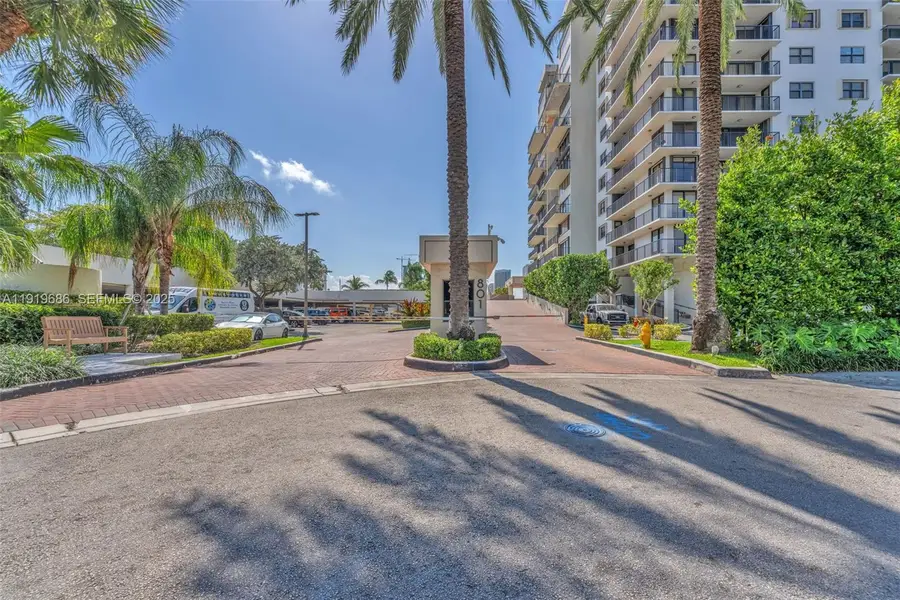 801 N Venetian Drive #208, Miami Beach, FL 33139 - #3