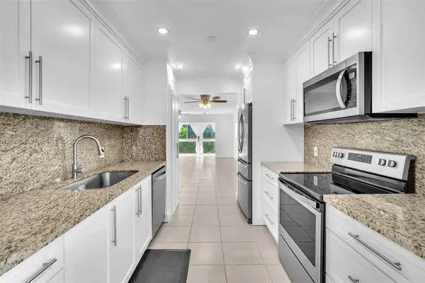 701 SW 142nd Avenue #414S, Pembroke Pines, FL 33027