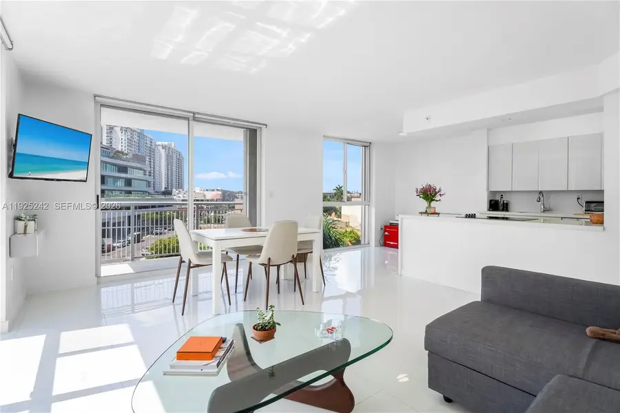 1688 W Ave 401 #401, Miami Beach, FL 33139 - #2