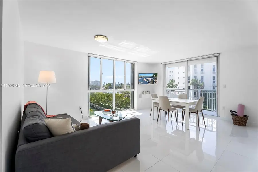 1688 W Ave 401 #401, Miami Beach, FL 33139 - #3