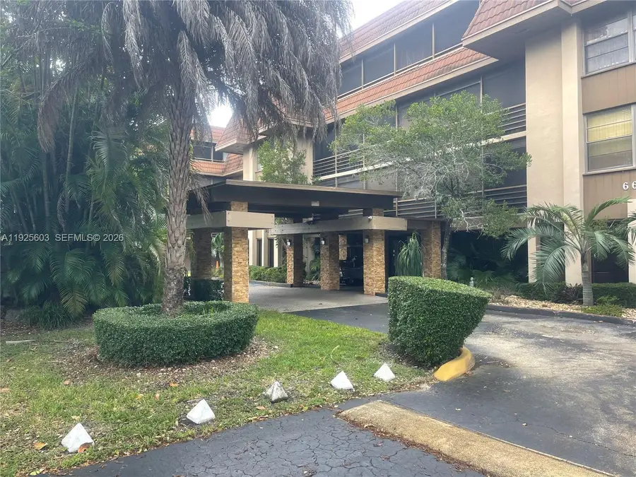 661 NE 195th Street #309, Miami, FL 33179 - #3
