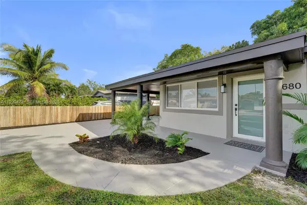 680 SW 29th Terrace, Fort Lauderdale, FL 33312