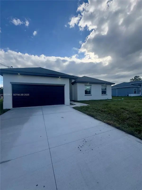 748 Chenut E Street, Lehigh Acres, FL 33974