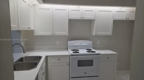 202 Lake Pointe Drive #204, Oakland Park, FL 33309