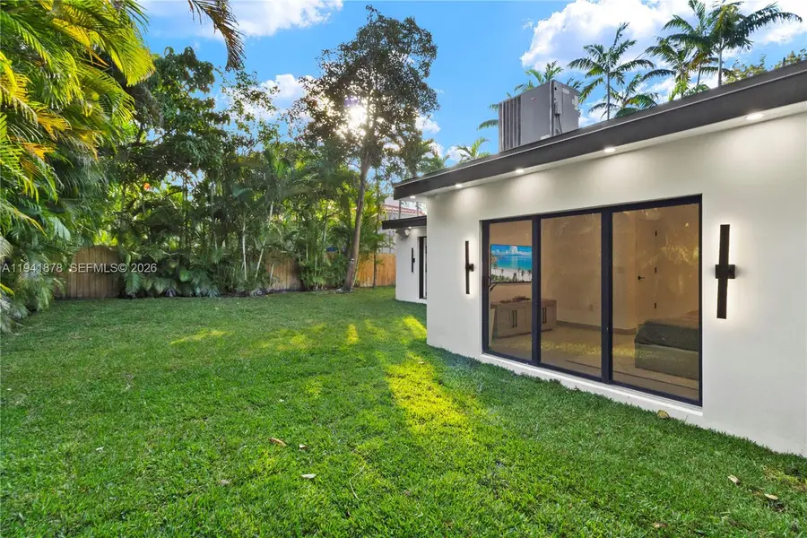 435 W 43rd Street, Miami Beach, FL 33140 - #3