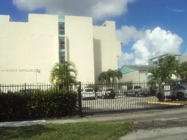 Address Withheld By Seller, Lauderhill, FL 33313