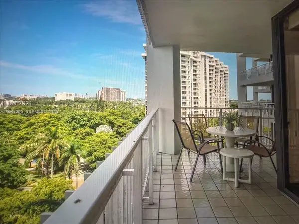 2000 Towerside Terrace #1005, Miami, FL 33138