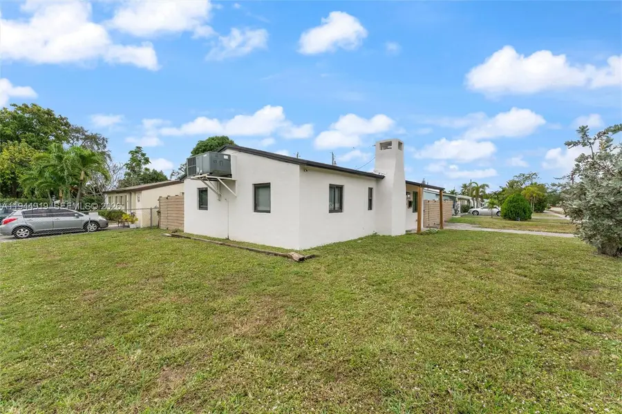 6161 NE 7th Avenue, Oakland Park, FL 33334 - #2