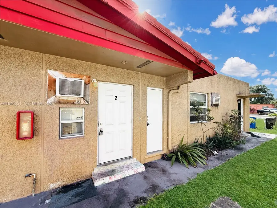 635 NW 22nd Road, Fort Lauderdale, FL 33311 - #3