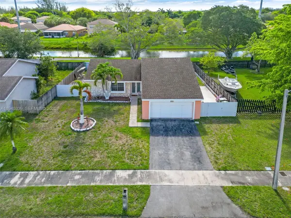 1747 N Goldeneye Lane, Homestead, FL 33035