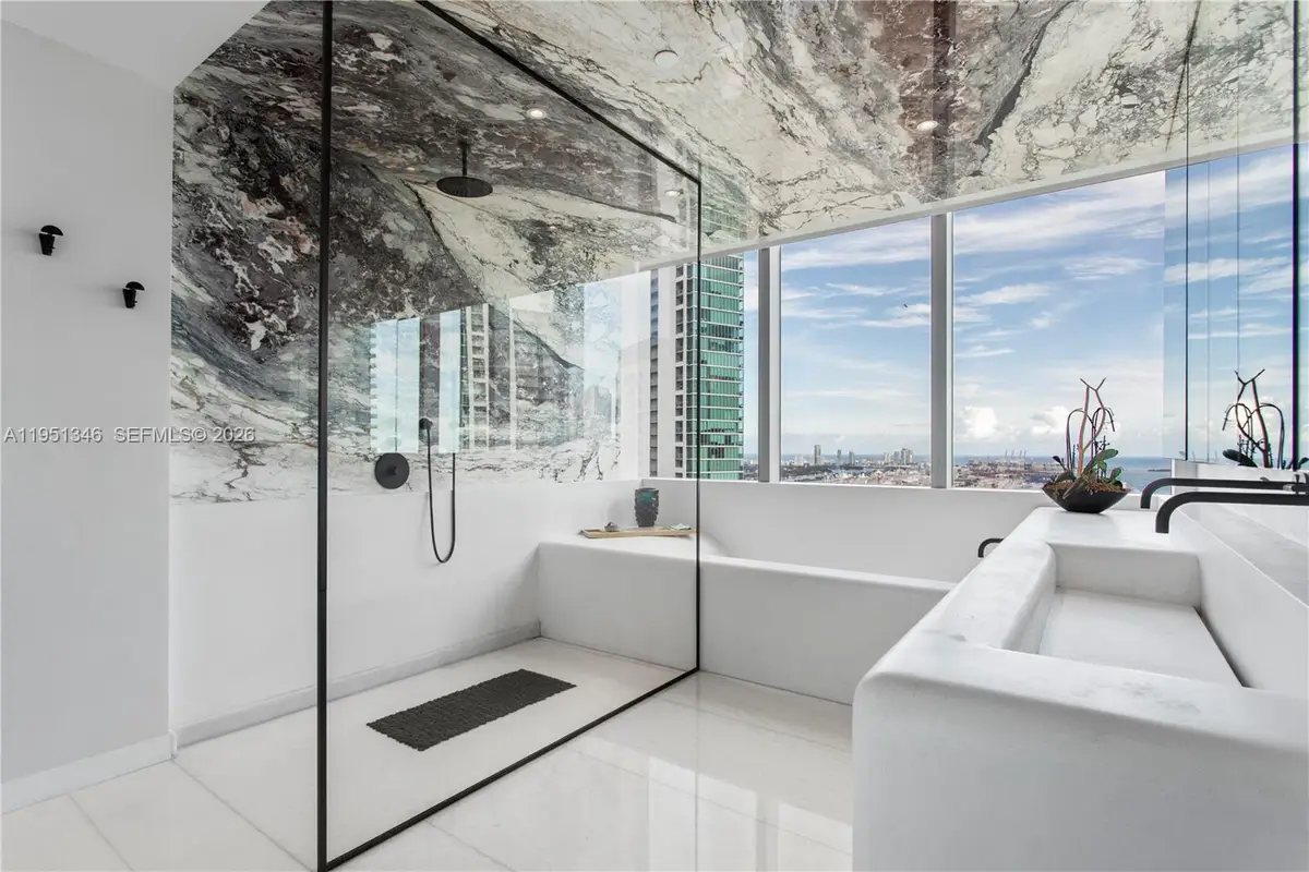 851 NE 1st Avenue #3411, Miami, FL 33132 - #1