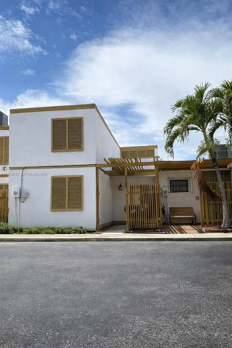 1703 SW 131st Place S Circle, Miami, FL 33175 - #1