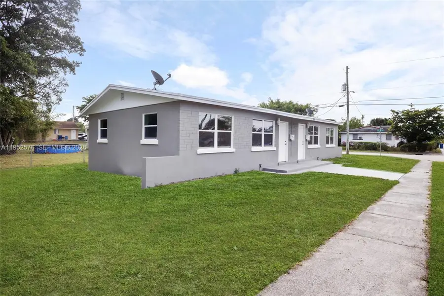968 W 9th Street, Riviera Beach, FL 33404 - #3