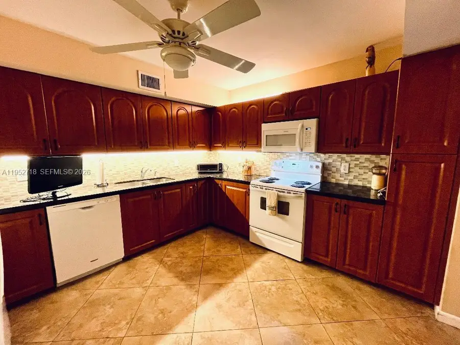 2806 N 46th Avenue #D537, Hollywood, FL 33021 - #3