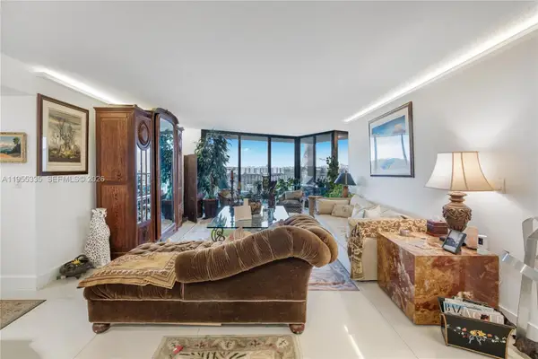 1000 Quayside Terrace #1107, Miami, FL 33138
