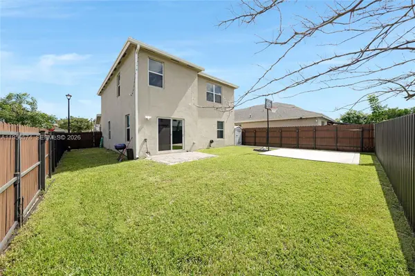 572 NE 6th Place, Homestead, FL 33034