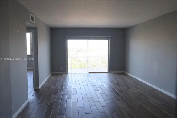Address Withheld By Seller, Hollywood, FL 33021