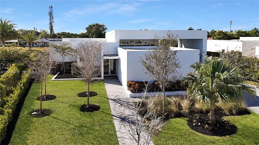 16582 S Botaniko Drive S, Weston, FL 33326 - #2
