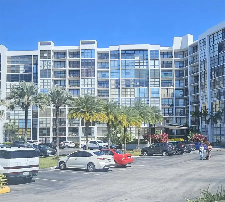 1000 Parkview Drive #605, Hallandale Beach, FL 33009 - #3