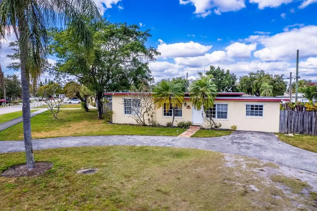6101 Flagler Street, Hollywood, FL 33023 - #1