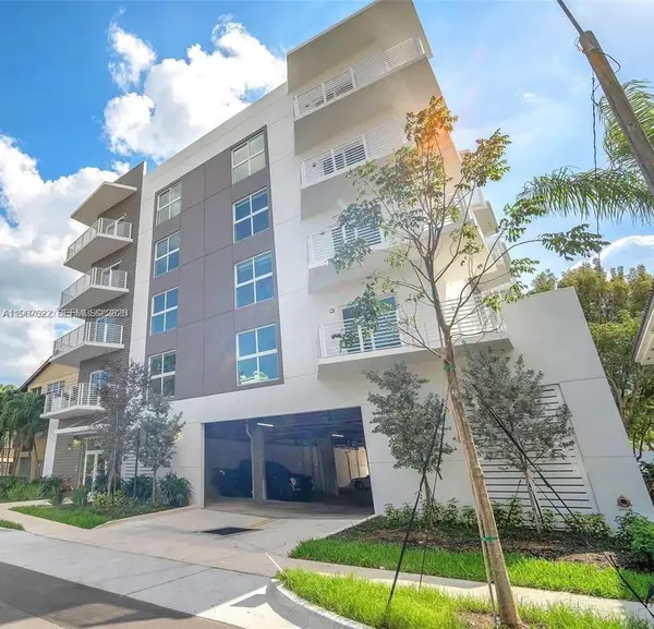 1938 Jackson Street #202, Hollywood, FL 33020