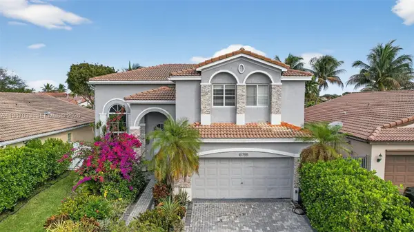 10755 SW 17th Place, Davie, FL 33324