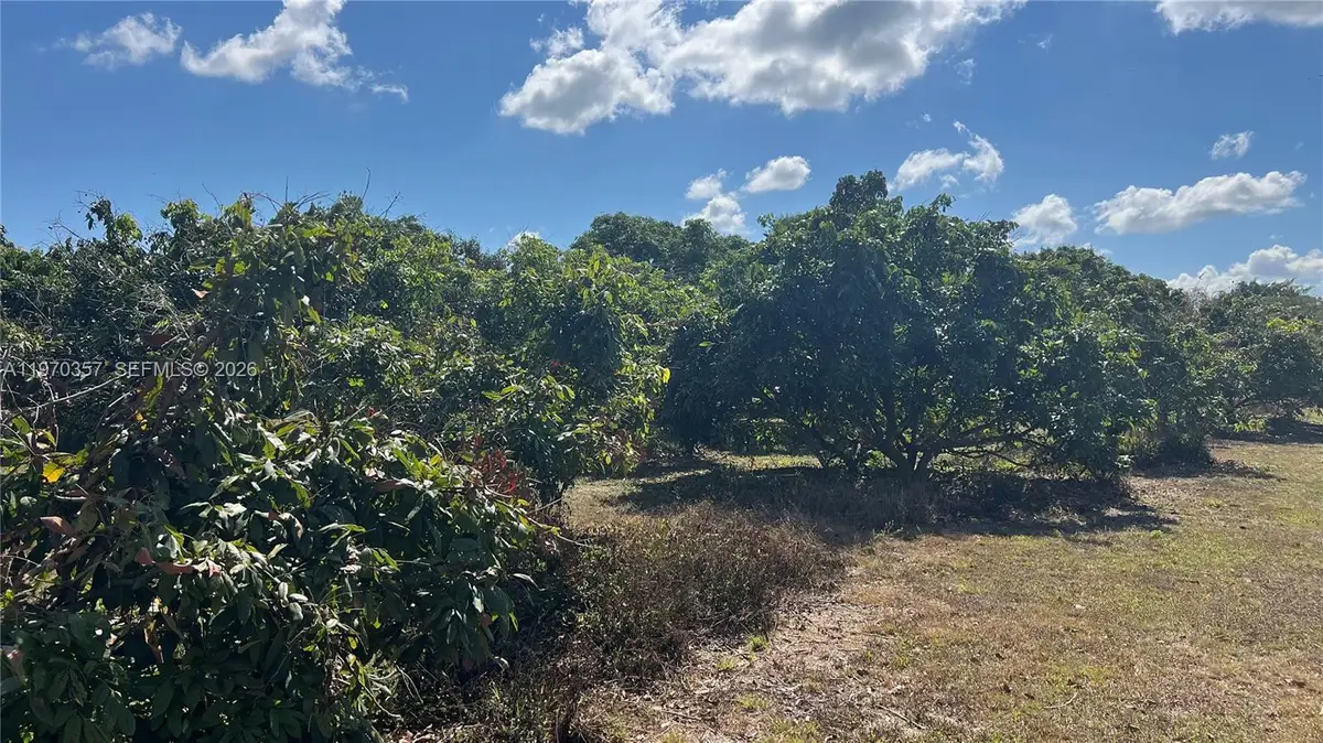 Sw, Miami, FL 33187 - #1