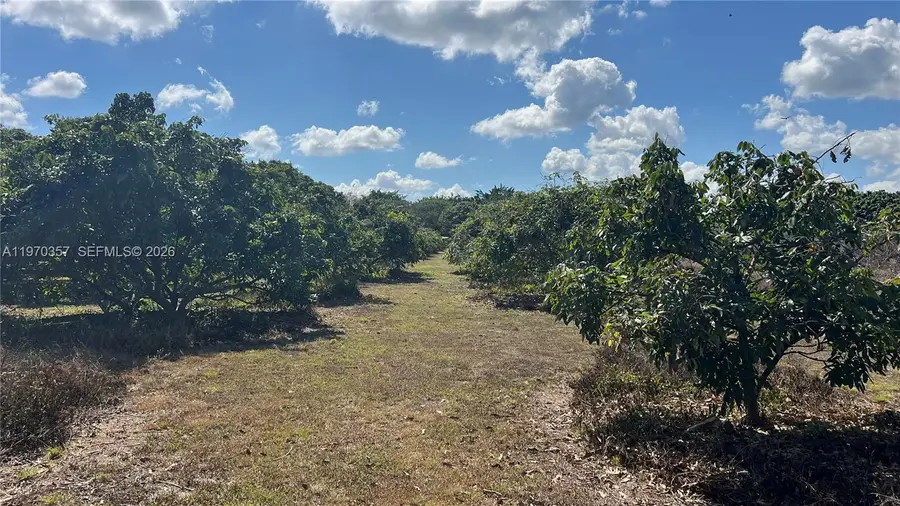 Sw, Miami, FL 33187 - #2