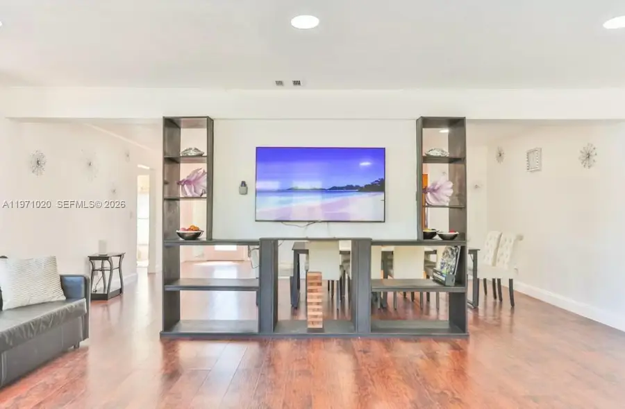 Address Withheld By Seller, Miami, FL 33180 - #3