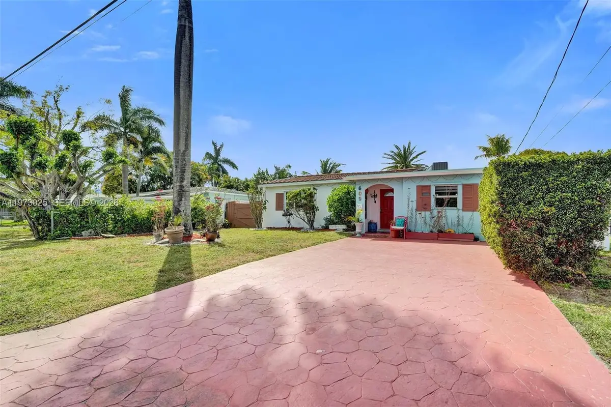 609 SW 2nd Avenue, Hallandale Beach, FL 33009 - #1