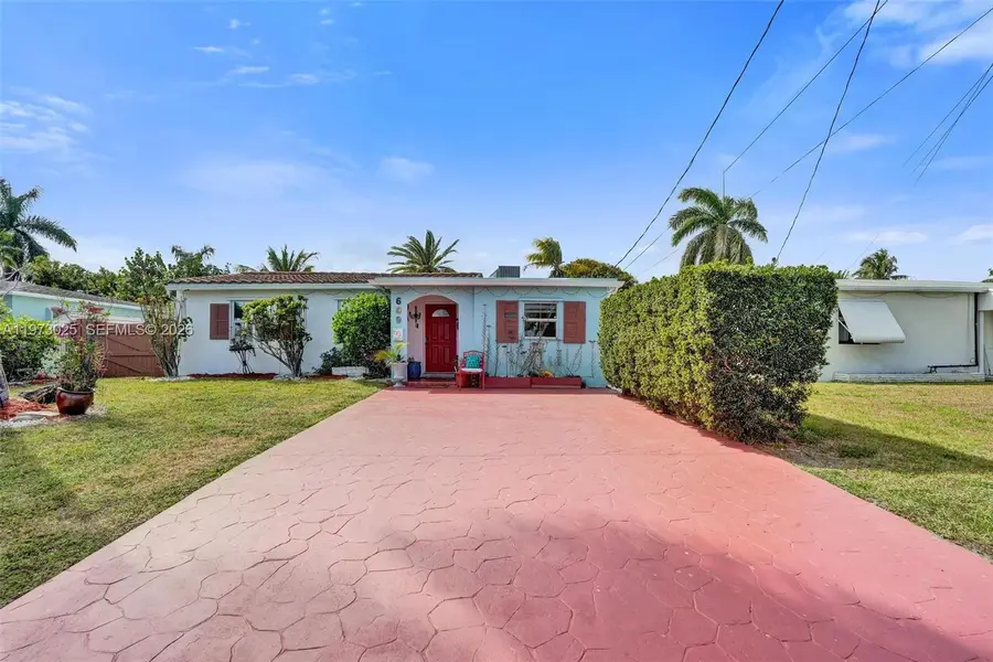609 SW 2nd Avenue, Hallandale Beach, FL 33009 - #2