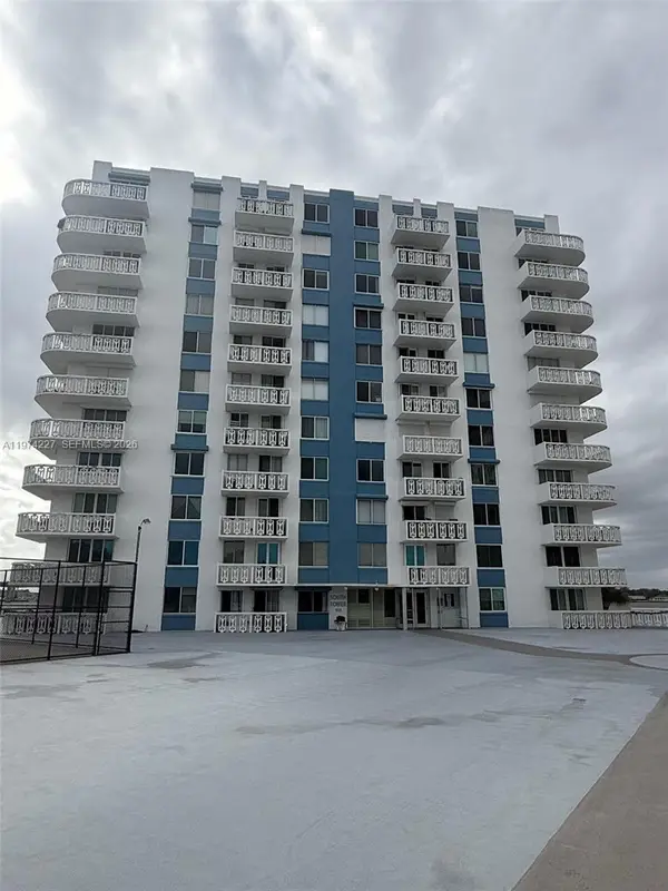 925 N Halifax 102 #102, Daytona Beach, FL 32118
