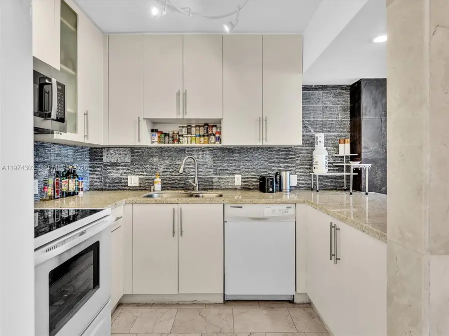 20335 W Country Club Drive #310, Aventura, FL 33180 - #3