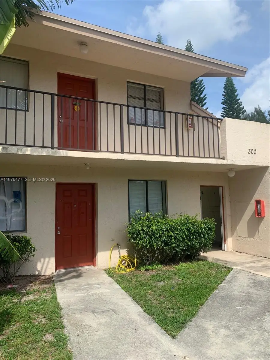 300 Nottingham Circle #J, Greenacres, FL 33463 - #1