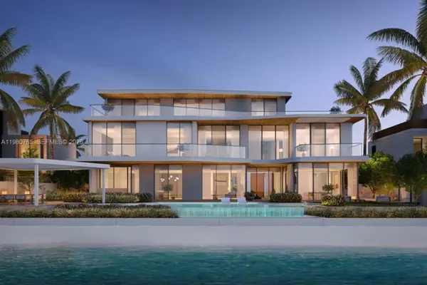 501 East Road Crescent, ,  