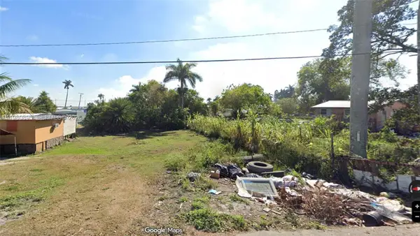 205 SE 1st Avenue, South Bay, FL 33493
