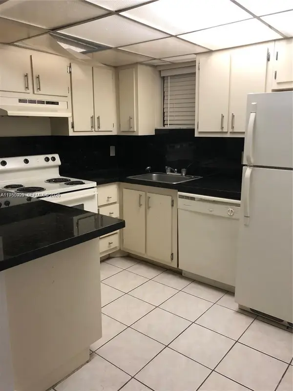 8290 Lake Drive #349, Doral, FL 33166