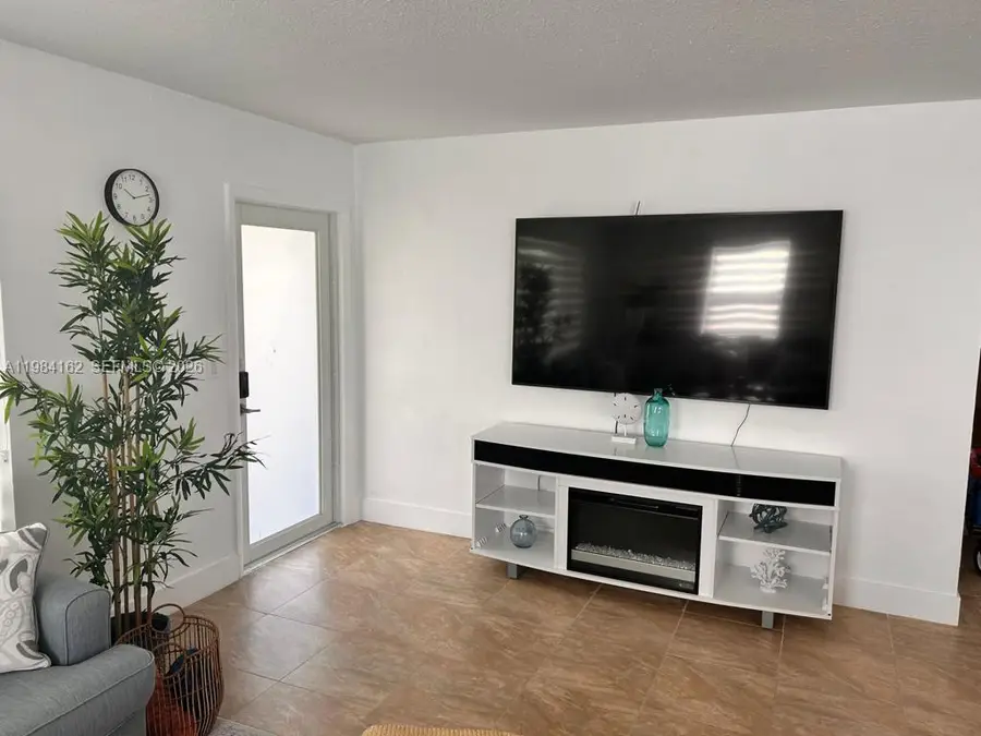 6900 SW 3rd Street, Pembroke Pines, FL 33023 - #2