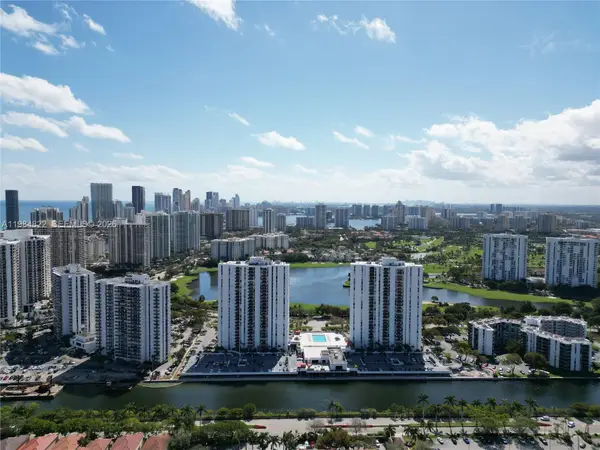 3675 N Country Club Drive #1907, Aventura, FL 33180